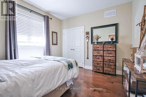 2 Roy Hickling Drive, Springwater, ON - Indoor Photo Showing Bedroom