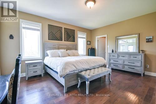 2 Roy Hickling Drive, Springwater, ON - Indoor Photo Showing Bedroom