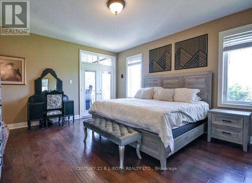 2 Roy Hickling Drive, Springwater, ON - Indoor Photo Showing Bedroom