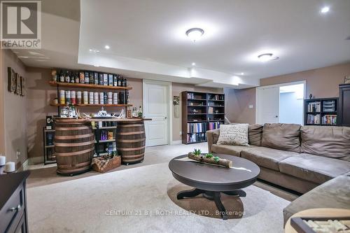 2 Roy Hickling Drive, Springwater, ON - Indoor Photo Showing Other Room