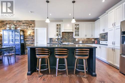 2 Roy Hickling Drive, Springwater, ON - Indoor Photo Showing Kitchen With Upgraded Kitchen