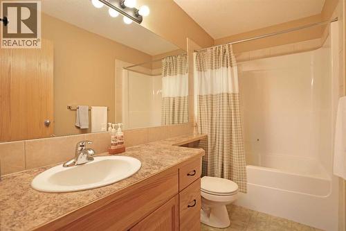372 Lake Stafford Drive E, Brooks, AB - Indoor Photo Showing Bathroom