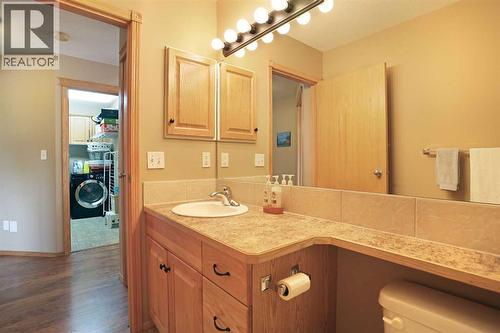 372 Lake Stafford Drive E, Brooks, AB - Indoor Photo Showing Bathroom
