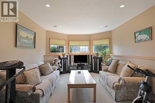 372 Lake Stafford Drive E, Brooks, AB - Indoor Photo Showing Living Room