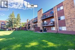 306 802A Kingsmere BOULEVARD  Saskatoon, SK S7J 4B7