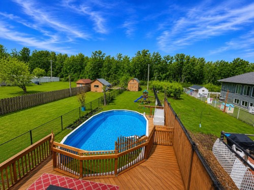 Terrasse - 259 5E Avenue, Pincourt, QC - Outdoor With Above Ground Pool With Backyard
