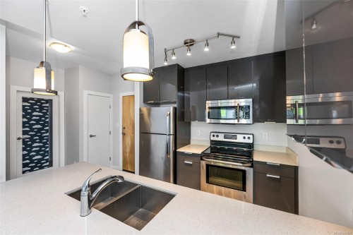 #302-2871 Jacklin Rd  Langford, BC V9B 0P3