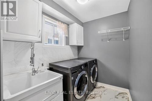 19 Konstantine Court, Hamilton, ON - Indoor Photo Showing Laundry Room