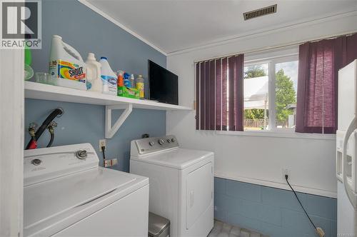 2605 Soderholm Rd, Campbell River, BC - Indoor Photo Showing Laundry Room