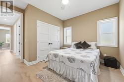 Main floor guest bedroom - 