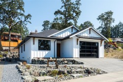 2029 Oakhill Pl Duncan, BC V9L 0J2