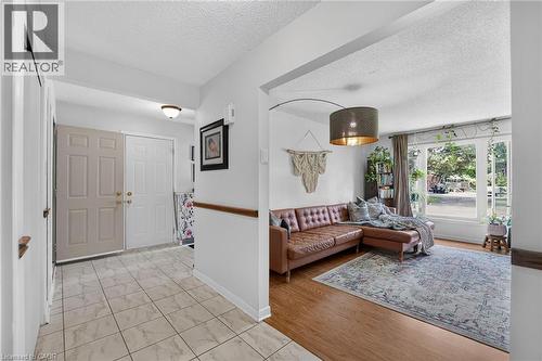 3 Orchard Parkway, Grimsby, ON - Indoor