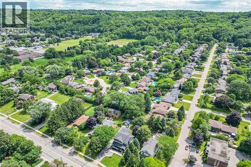 Residential neighborhood featuring mature trees and established homes - 3 Orchard Parkway, Grimsby, ON - Outdoor With View