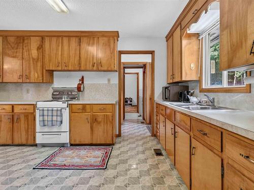 120 North Side Road, Riverport, NS - Indoor Photo Showing Kitchen With Double Sink