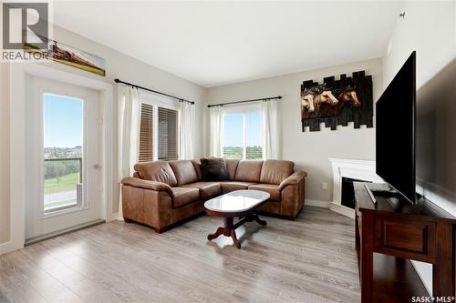 314 142 Pawlychenko Lane, Saskatoon, SK - Indoor Photo Showing Living Room