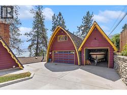 Garage. - 