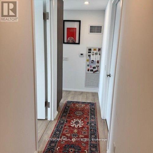 4402 - 197 YONGE STREET , Toronto, Ontario M5B 0C1 3