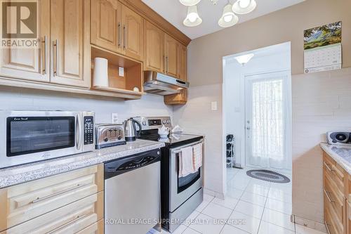 7236 Meyer Drive, Mississauga, ON - Indoor Photo Showing Kitchen