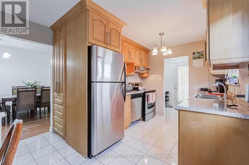 7236 Meyer Drive, Mississauga, ON - Indoor Photo Showing Kitchen With Double Sink