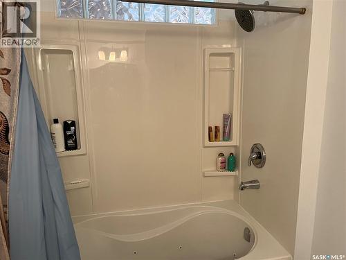 214 Westview Drive, Coronach, SK - Indoor Photo Showing Bathroom