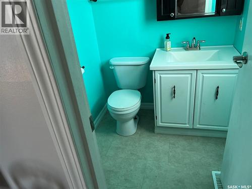 214 Westview Drive, Coronach, SK - Indoor Photo Showing Bathroom