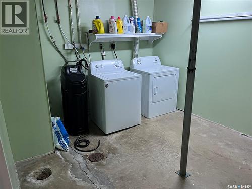 214 Westview Drive, Coronach, SK - Indoor Photo Showing Laundry Room