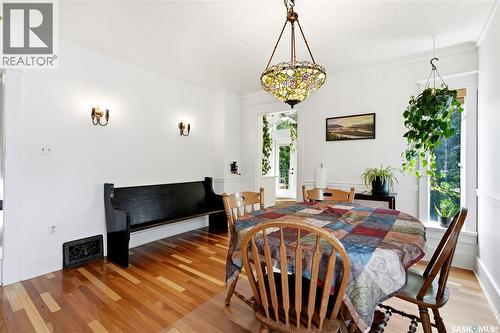 518 10Th Street E, Saskatoon, SK - Indoor Photo Showing Dining Room
