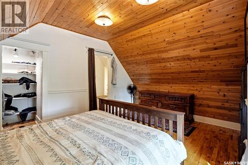518 10Th Street E, Saskatoon, SK - Indoor Photo Showing Bedroom