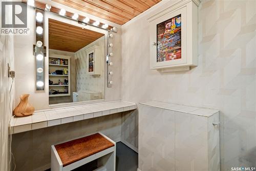 518 10Th Street E, Saskatoon, SK - Indoor