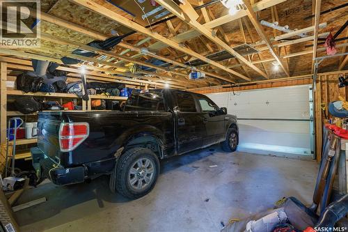 518 10Th Street E, Saskatoon, SK - Indoor Photo Showing Garage