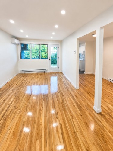 211-216 Rue Lawrence , Longueuil (Greenfield Park), QC J4V 2Z4 3