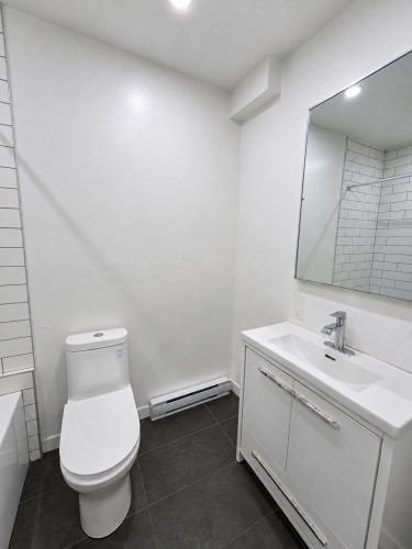 211-216 Rue Lawrence , Longueuil (Greenfield Park), QC J4V 2Z4 4