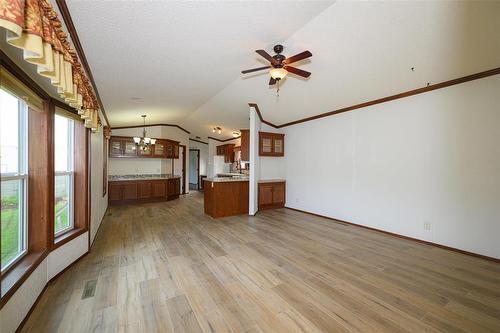 53 Springwood Drive, Winnipeg, MB - Indoor Photo Showing Other Room