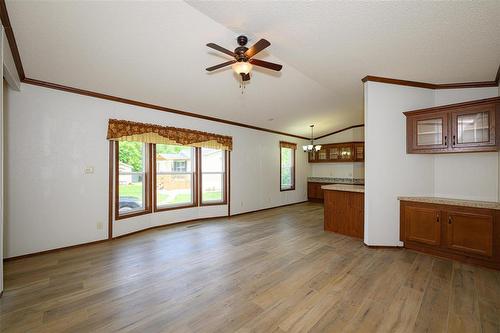53 Springwood Drive, Winnipeg, MB - Indoor Photo Showing Other Room