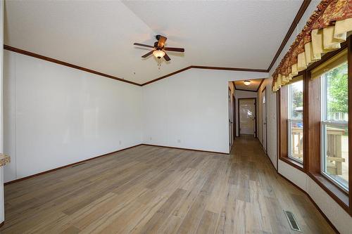 53 Springwood Drive, Winnipeg, MB - Indoor Photo Showing Other Room