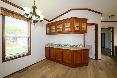 53 Springwood Drive, Winnipeg, MB - Indoor Photo Showing Other Room