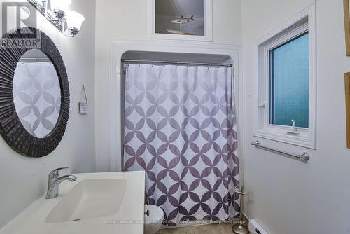 8 - 7 Silver Point Road, Seguin, ON - Indoor Photo Showing Bathroom