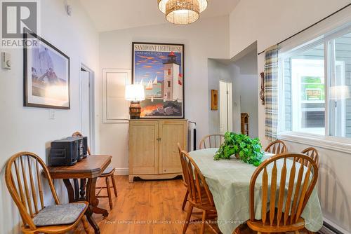 8 - 7 Silver Point Road, Seguin, ON - Indoor Photo Showing Dining Room