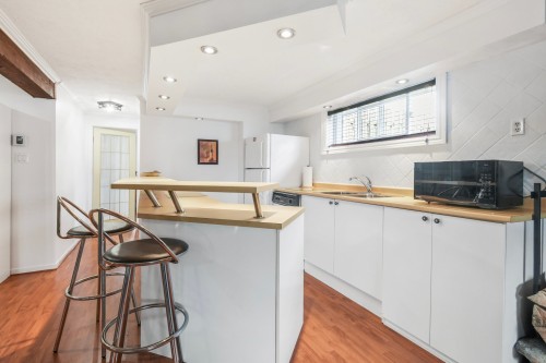 Sous-sol - 7305 Rue Turner, Brossard, QC - Indoor Photo Showing Kitchen With Double Sink