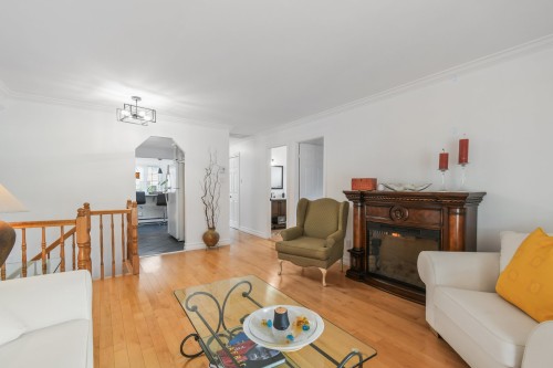 Salon - 7305 Rue Turner, Brossard, QC - Indoor Photo Showing Living Room