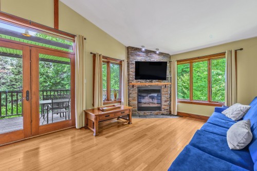 Salon - 47-2110 Ch. Du Lac-Quenouille, Val-Des-Lacs, QC - Indoor Photo Showing Living Room With Fireplace
