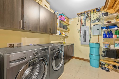 Salle de lavage - 47-2110 Ch. Du Lac-Quenouille, Val-Des-Lacs, QC - Indoor Photo Showing Laundry Room