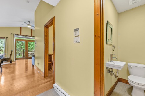 Corridor - 47-2110 Ch. Du Lac-Quenouille, Val-Des-Lacs, QC - Indoor Photo Showing Bathroom