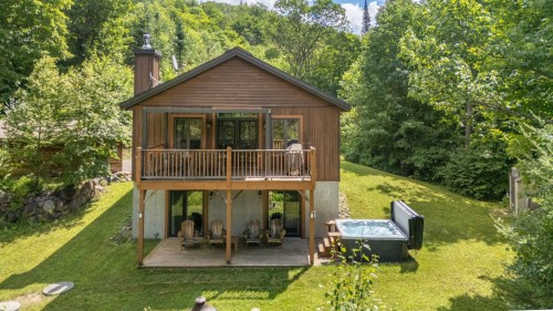 Face arrière - 47-2110 Ch. Du Lac-Quenouille, Val-Des-Lacs, QC - Outdoor With Backyard