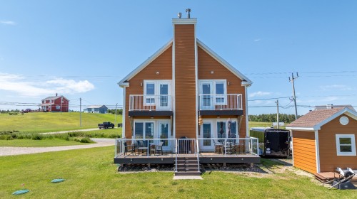 Face arrière - 345 Ch. De Gros-Cap, Les Îles-De-La-Madeleine, QC - Outdoor