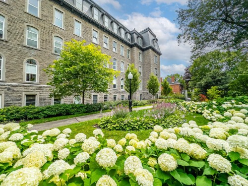 508-230 Rue Sherbrooke E.  Montréal (Ville-Marie), QC H2X 1E1