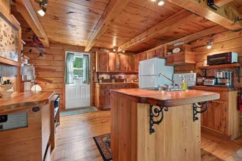 Cuisine - 3040 Ch. Du Lac-Poisson, Saint-Zénon, QC - Indoor Photo Showing Kitchen