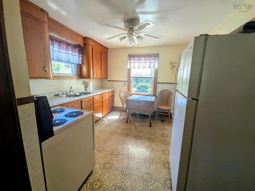 1843 Highway 4 Highway, Reserve Mines, NS - Indoor Photo Showing Kitchen With Double Sink