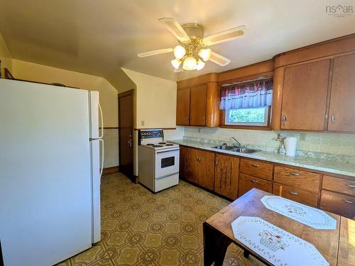 1843 Highway 4 Highway, Reserve Mines, NS - Indoor Photo Showing Kitchen With Double Sink
