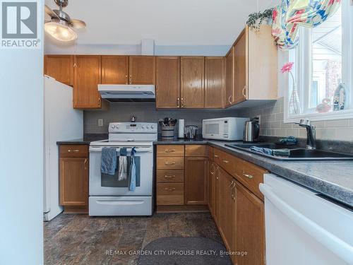 103 - 122 Bunting Road, St. Catharines (E. Chester), ON - Indoor Photo Showing Kitchen